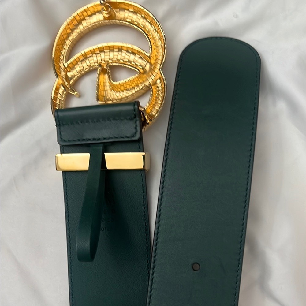 Gucci Women's GREEN Belt with Gold GG Buckle - Picture 5 of 6